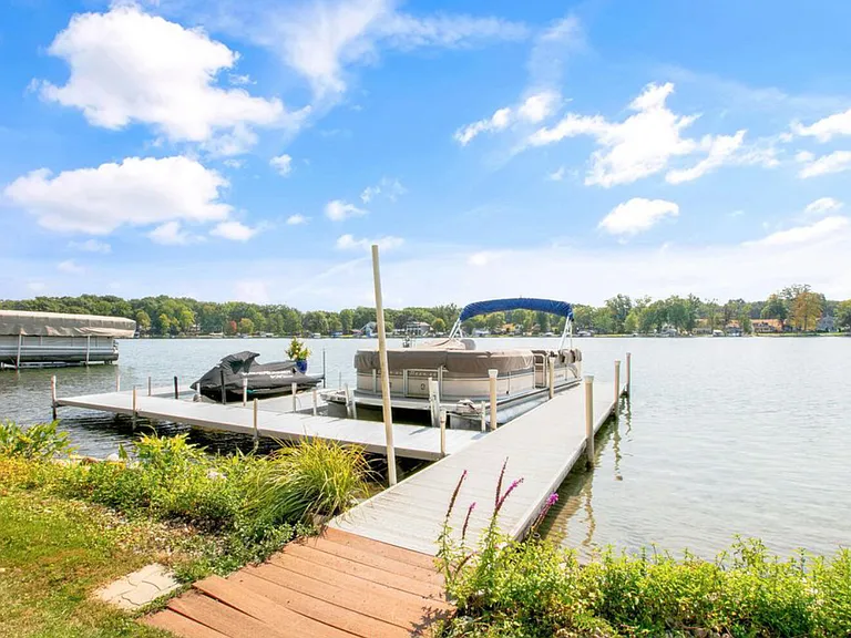 17437 Lakeview Dr — Photo 37