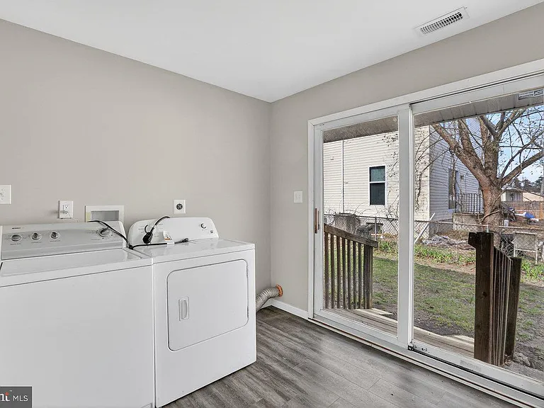 1102 Evergreen Blvd — Photo 9
