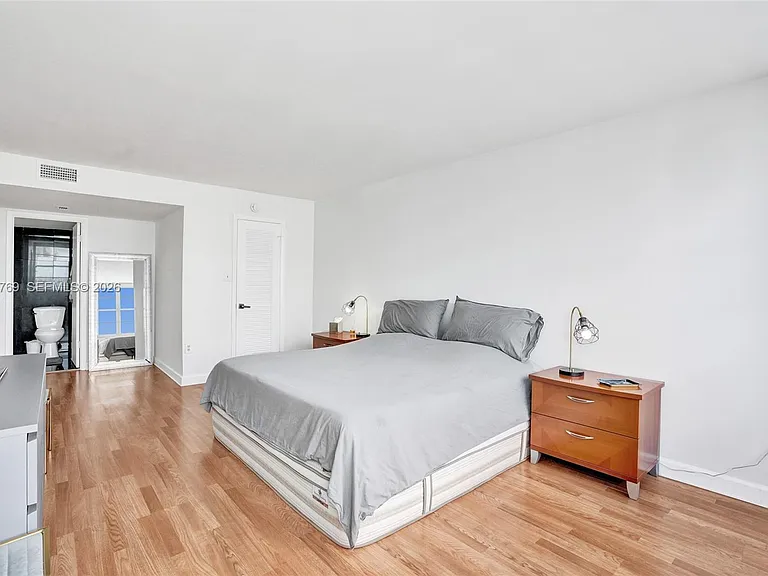 18021 Biscayne Blvd #1804 — Photo 13