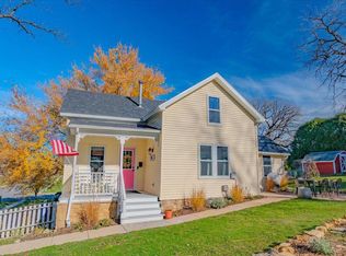 205 N 4th St, Mount Horeb, WI 53572