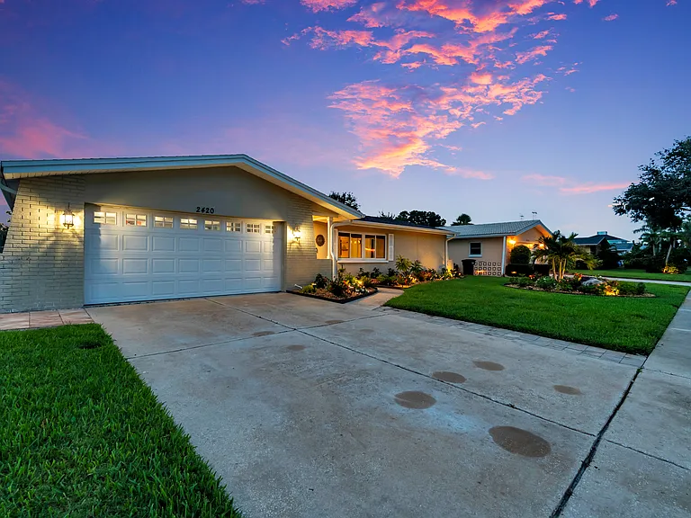 2420 Fairbanks Dr — Photo 6
