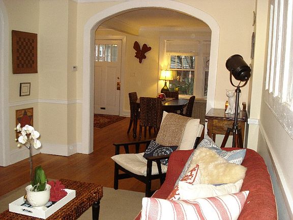 4th image of 2108 Maplewood Ave