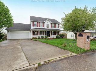 64 Summit Ridge Rd, Hurricane, WV 25526