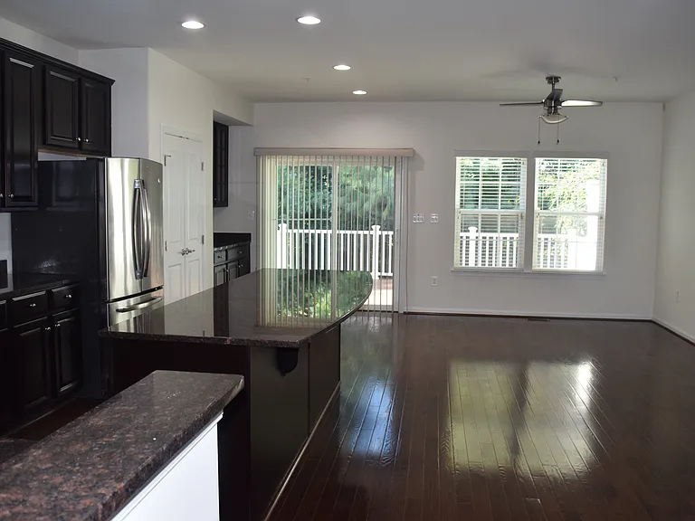 3224 Vogel Rd — Photo 19