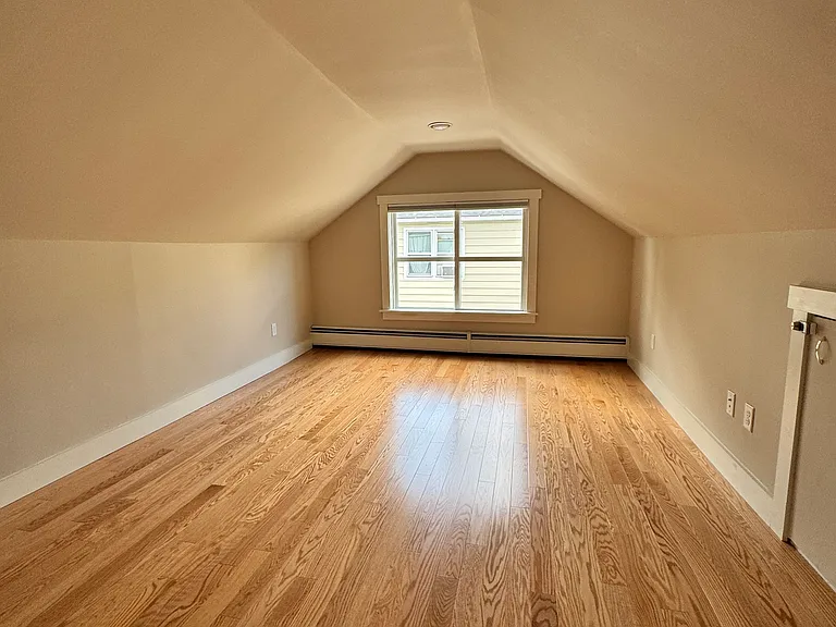 1069 Pine St — Photo 14