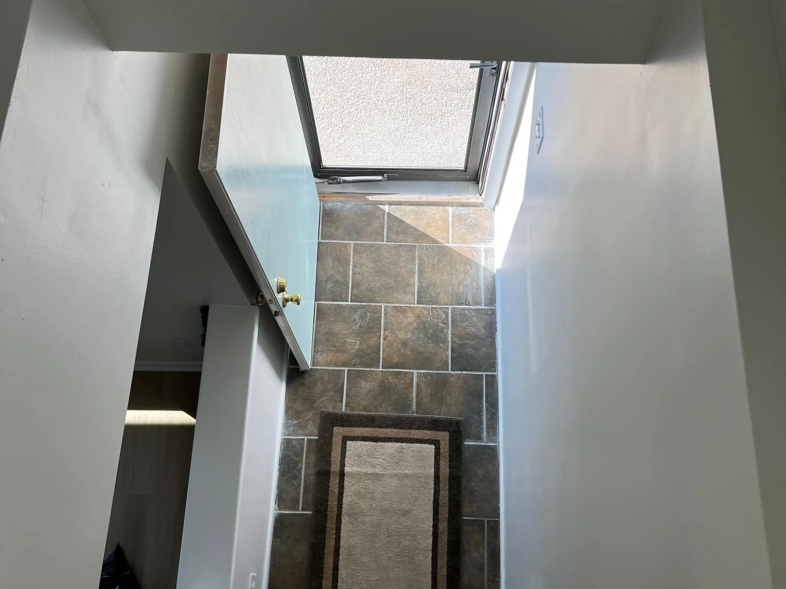 3 bed, 1795 sqft, $2,100 — Photo 2
