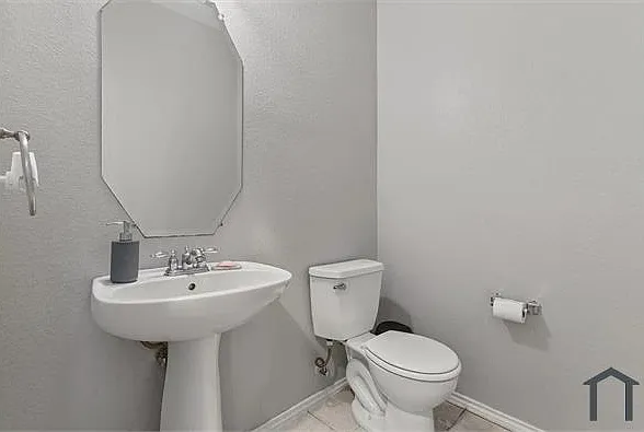 1435 Sleepy Hollow Dr — Photo 19
