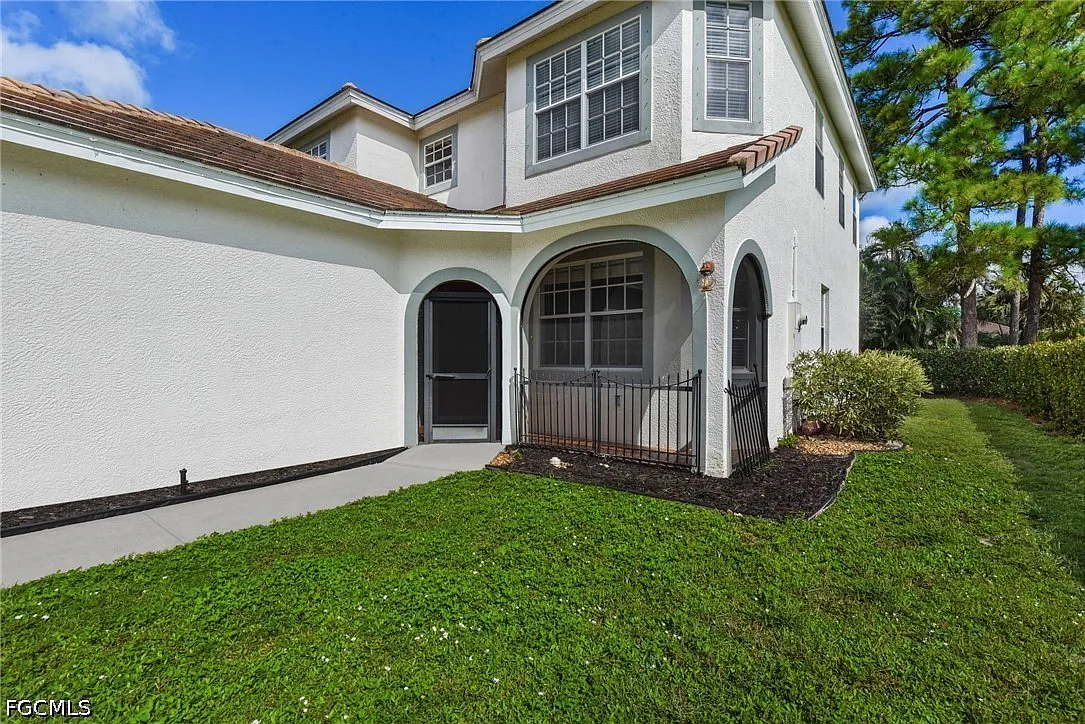 4 bed, 3.5 bath, 2356 sqft, $3,490 — Photo 2