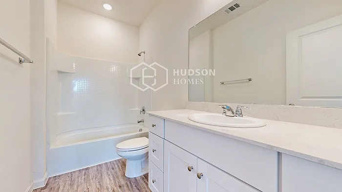 744 Devonshire Dr — Photo 19
