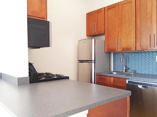 Rented by R New York | media 28