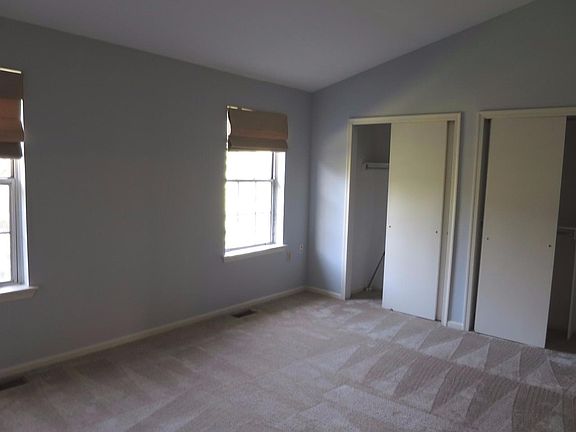 4th image of 52 Ardsley Ct