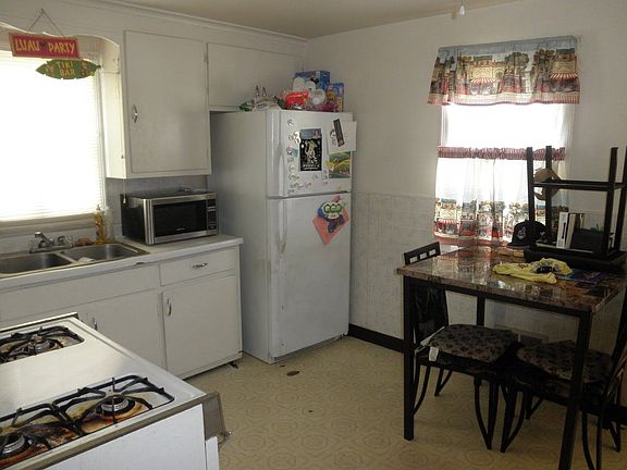 5th image of 378 Davidson Ave