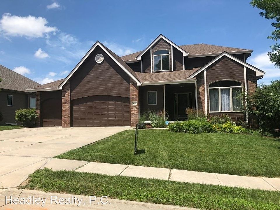 1st image of 4618 Windcrest Dr