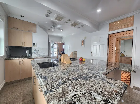 63-29 Dry Harbor Road image 3 of 13