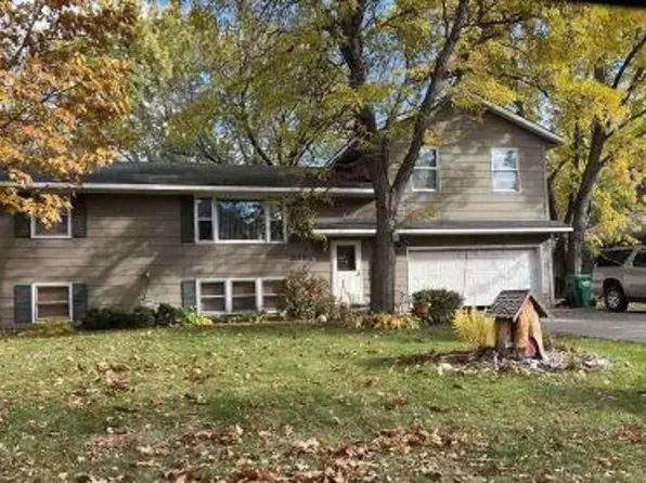 3034 Sprague Ave, Anoka, MN 55303