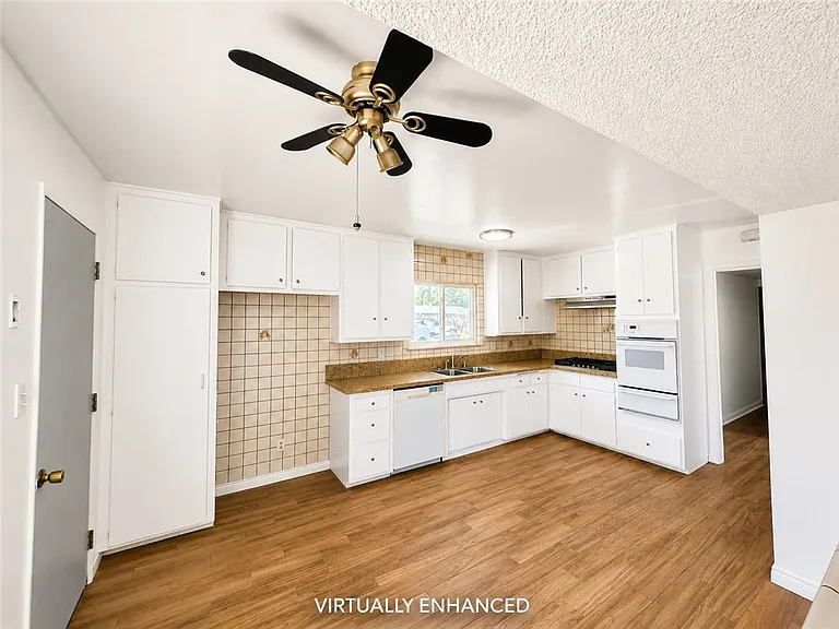 20355 Itasca St — Photo 5