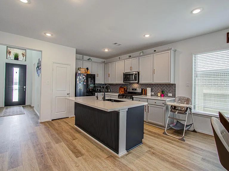 4722 Crest Hill Dr — Photo 11