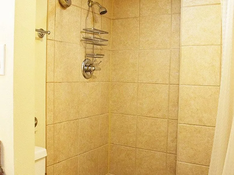 850 20th St #105 — Photo 11