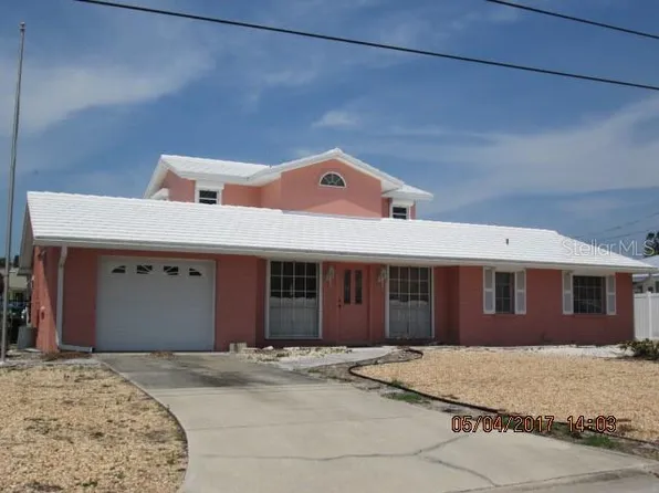 512 67th St, Holmes Beach, FL 34217