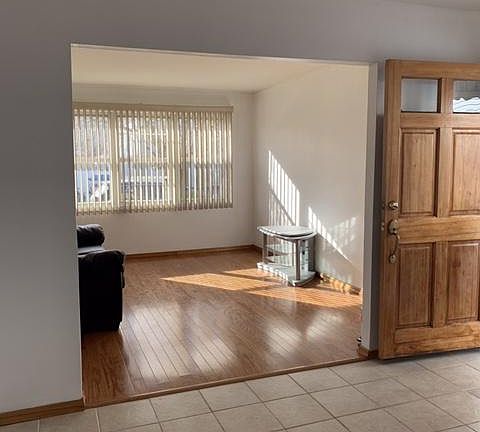 4th image of 381 Bradley Ave #2FL