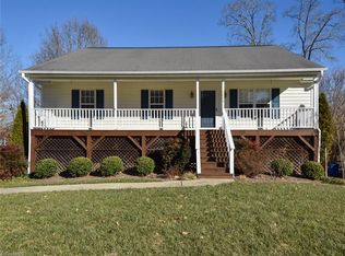 5090 Windsbury Ridge Rd, Clemmons, NC 27012