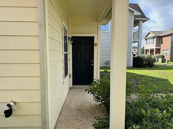 3rd image of 4030 Mossy Place Ln
