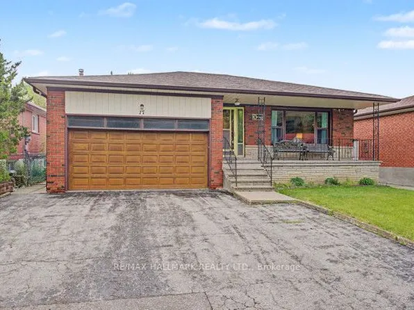 17 Chalet Rd, Toronto, ON M2J 3V3