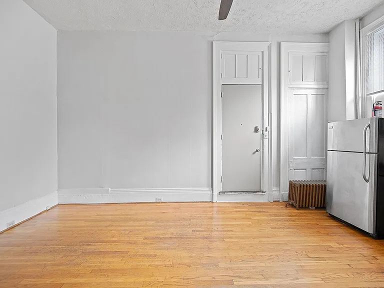 2419 Vine St #1 — Photo 5