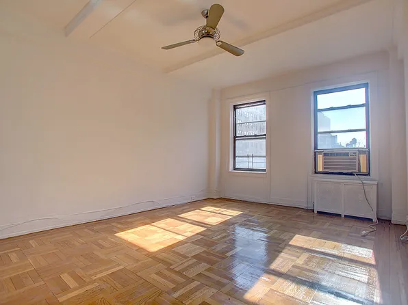 315 W 102nd St, New York, NY