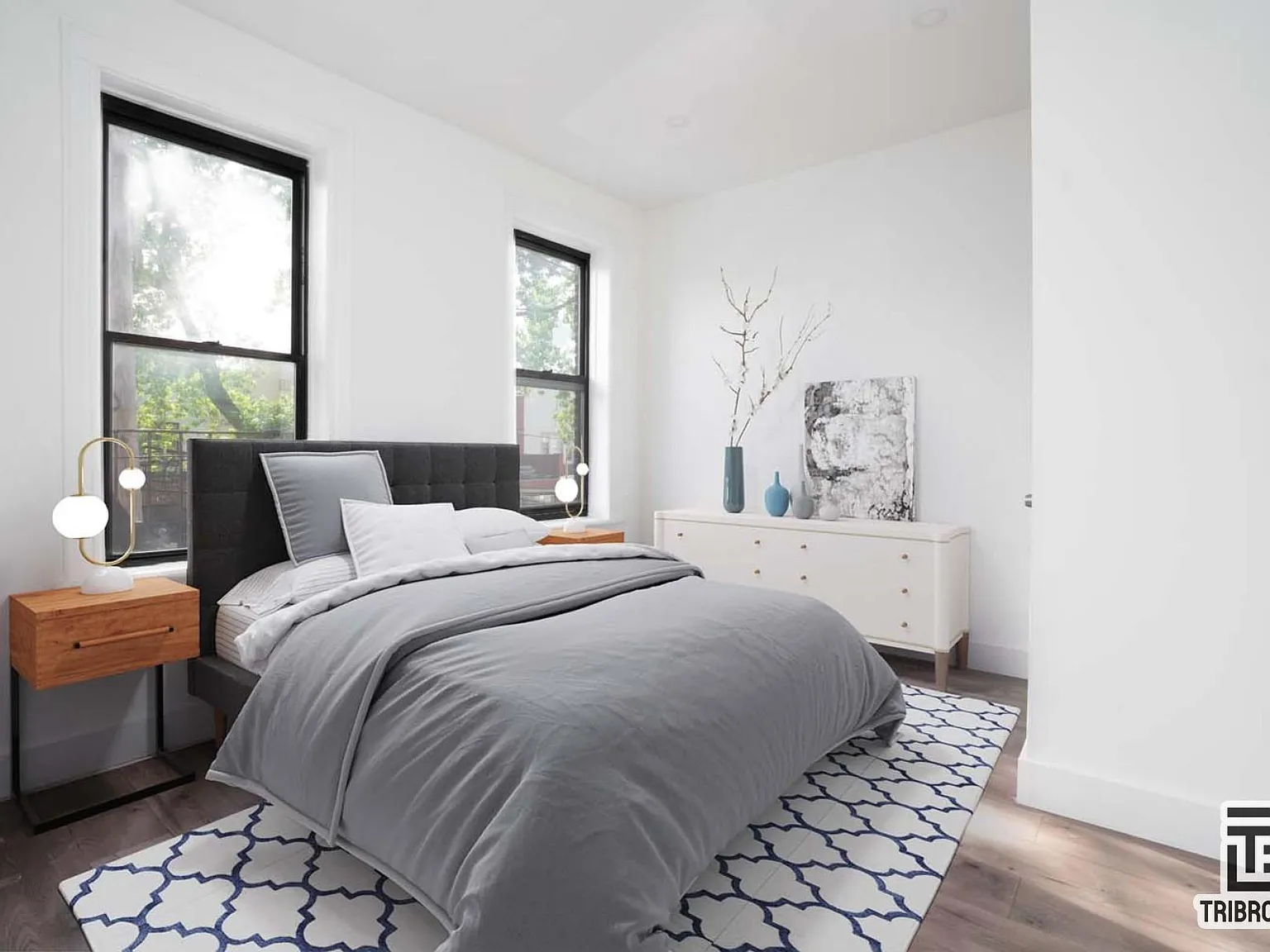 1717 East 8th Street — Photo 4