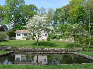 1538 Jennings Rd, Fairfield, CT 06824