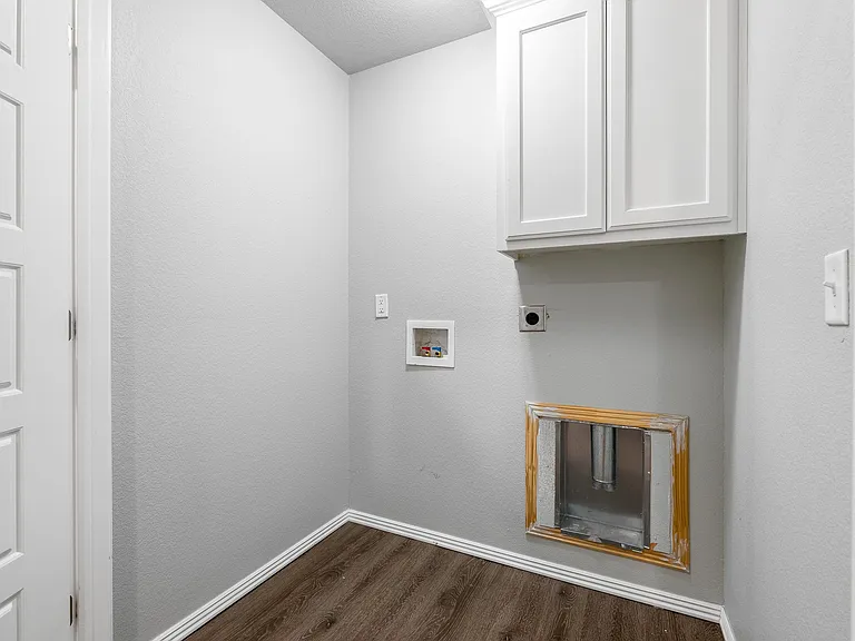 818 Baker St NW — Photo 18