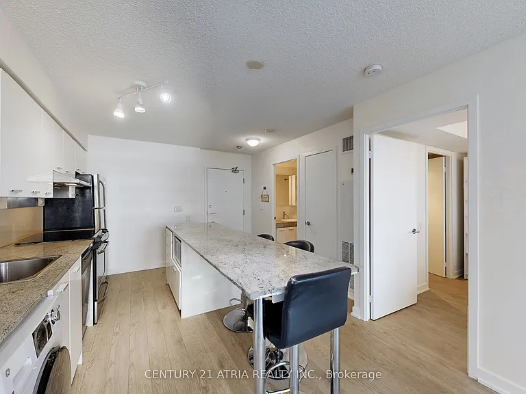 19 Singer Ct #310 — Photo 8