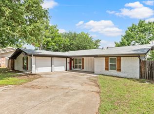 840 Edgehill Dr, Hurst, TX 76053