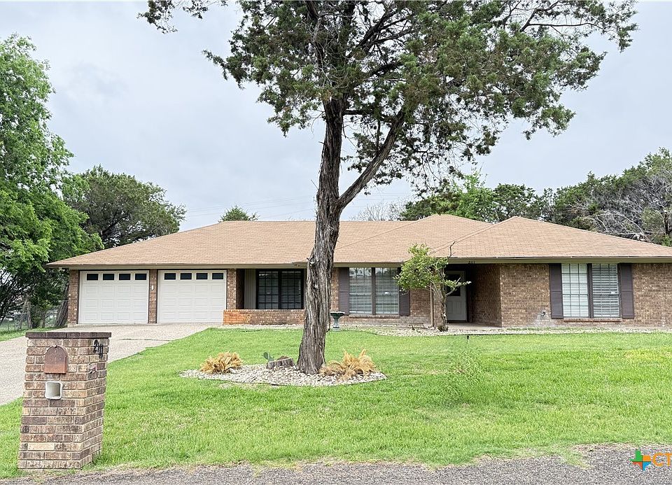 1st image of 2111 Chinaberry Cir
