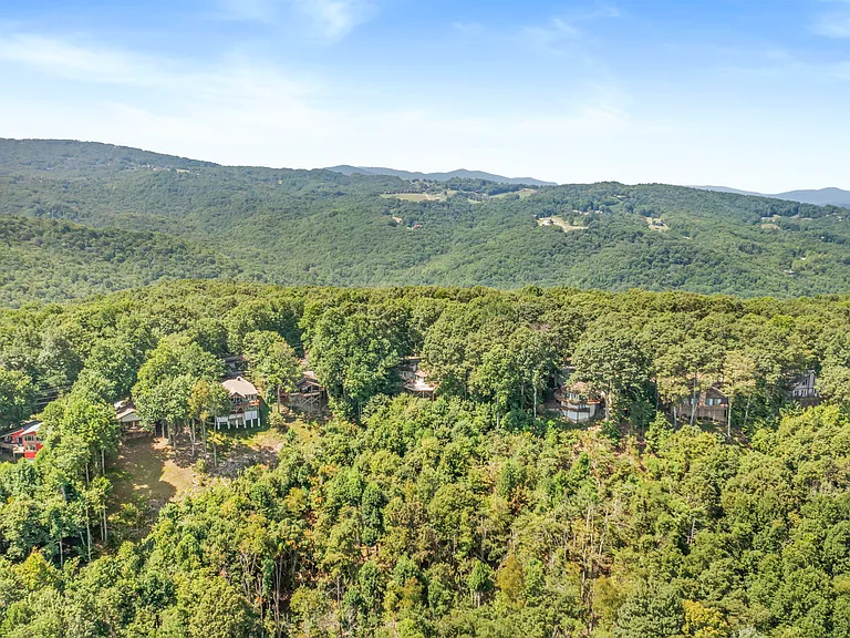 820 Pine Ridge Rd — Photo 55