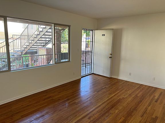 3rd image of 4169 Elenda St