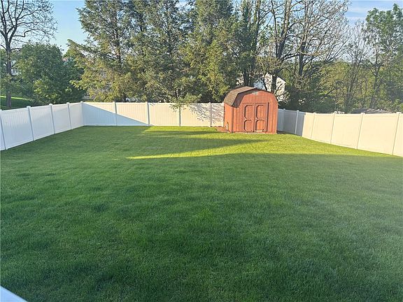 3rd image of 111 Janyce Dr