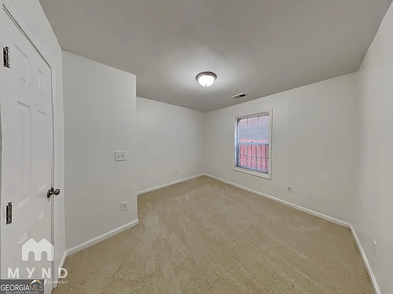 1963 Whitehall Forest Ct SE — Photo 10