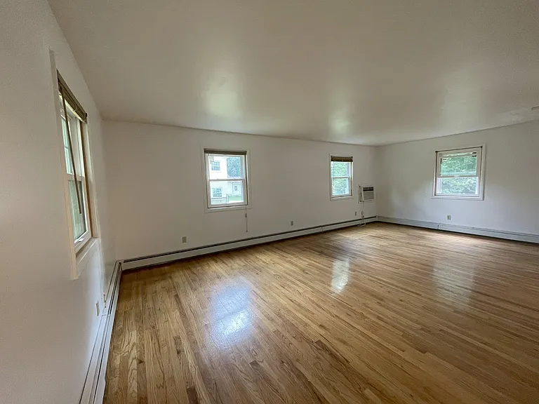 8 Sweet Brier Dr — Photo 23