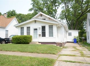 1256 E Dickinson Ave, Decatur, IL 62521