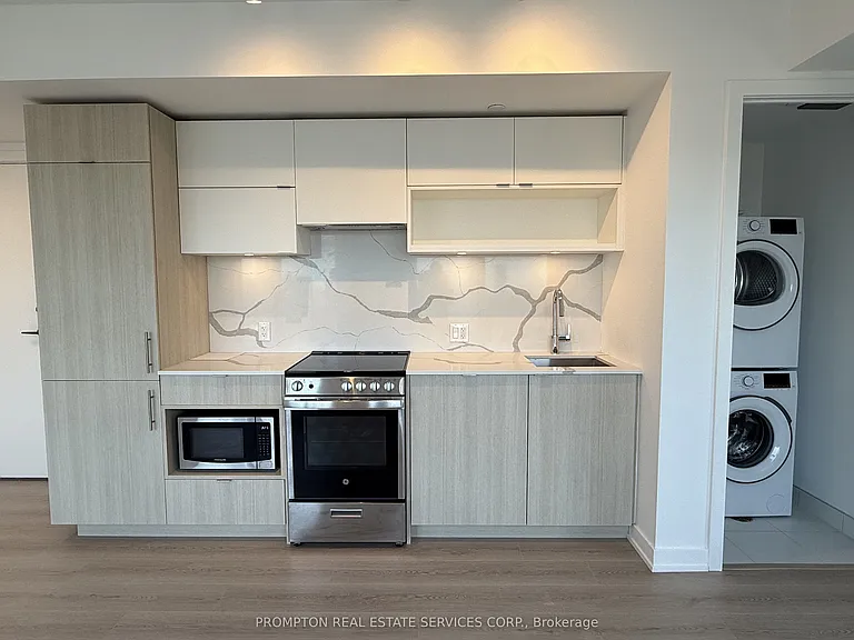 100 Queen St E #3206 — Photo 4