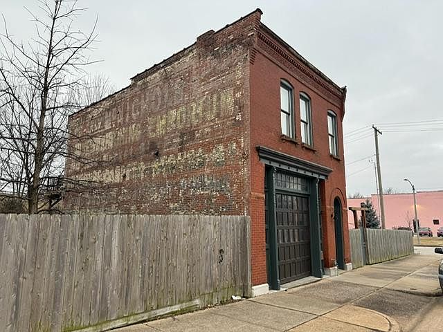 1st image of 2650 Lafayette Ave