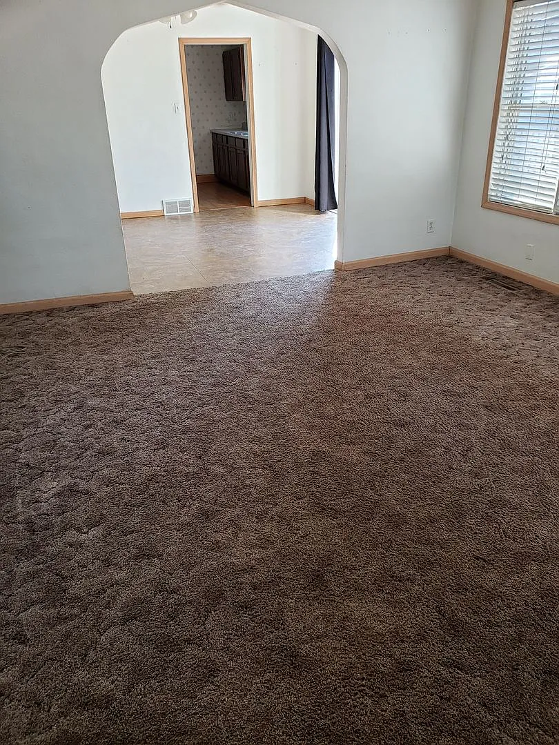 412 3rd Ave NW Jamestown, ND 58401 — Photo 2