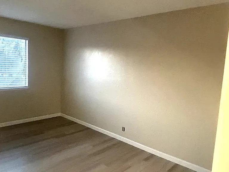 21 Lewis Ave #7 — Photo 2