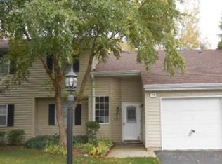 77 N Victoria Ln APT D, Streamwood, IL 60107