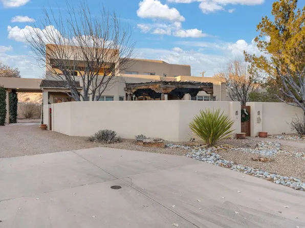 320 Plaza Muchomas, Bernalillo, NM 87004