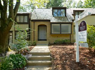 1519 Farsta Ct, Reston, VA 20190