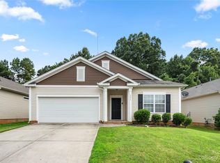 9211 Aubrac Ln, Charlotte, NC 28213