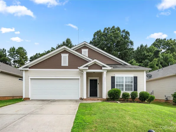 9211 Aubrac Ln, Charlotte, NC 28213